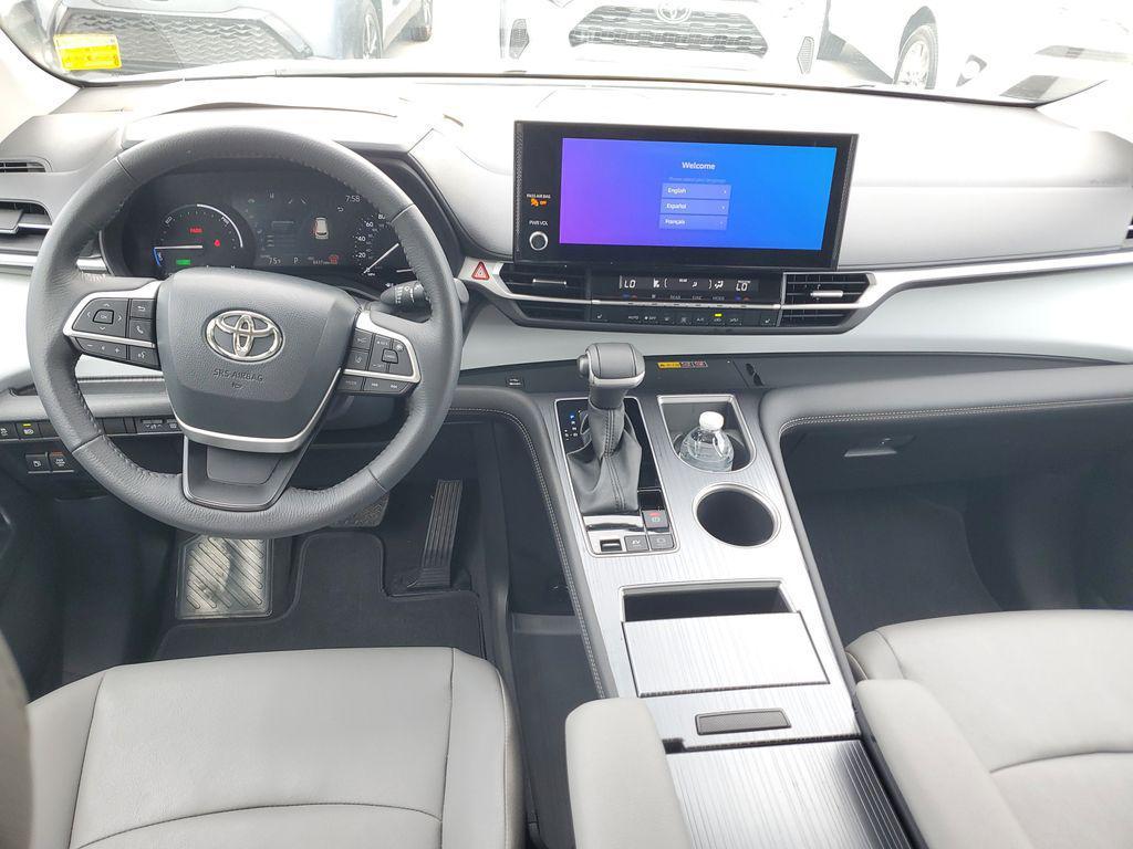 used 2025 Toyota Sienna car, priced at $45,552