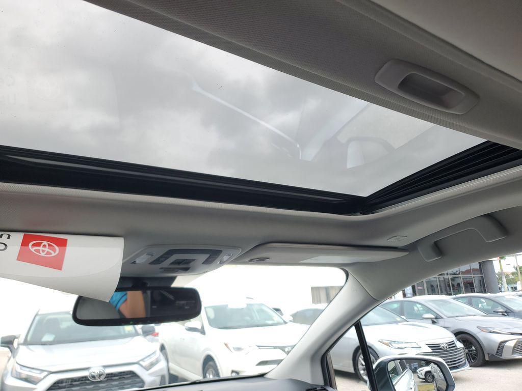 used 2025 Toyota Sienna car, priced at $45,552