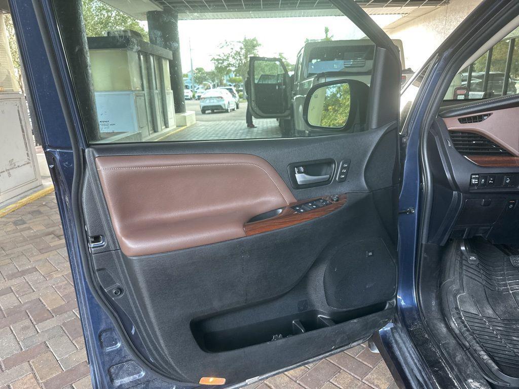 used 2019 Toyota Sienna car, priced at $30,986