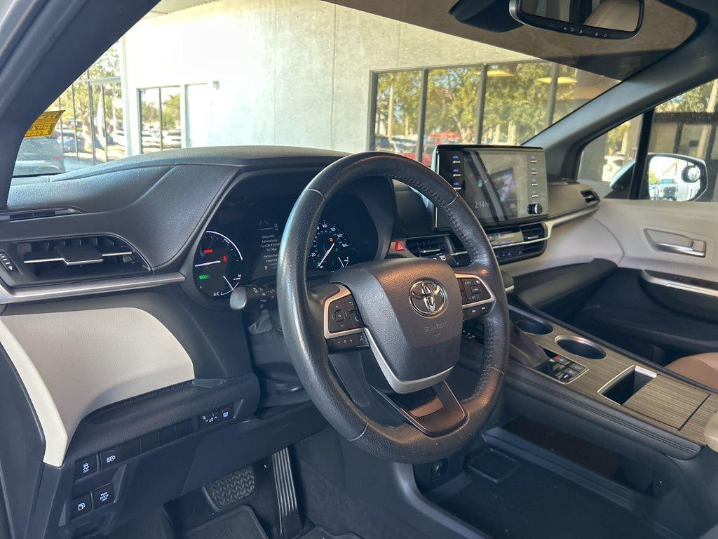 used 2022 Toyota Sienna car, priced at $33,986