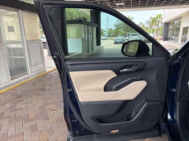 used 2024 Toyota Highlander car, priced at $42,950