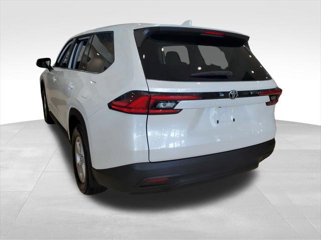 new 2025 Toyota Highlander car, priced at $45,548