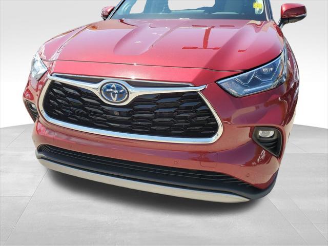 used 2023 Toyota Highlander Hybrid car, priced at $46,986