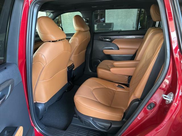 used 2023 Toyota Highlander car, priced at $40,553