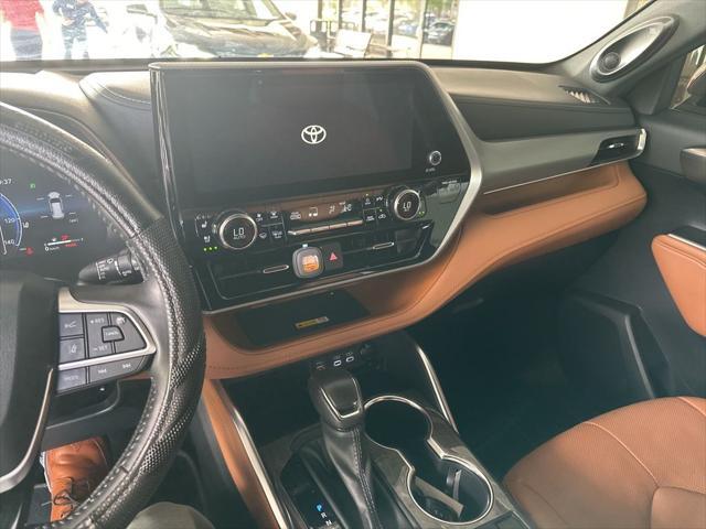 used 2023 Toyota Highlander car, priced at $40,553