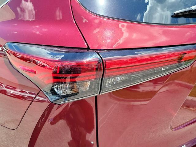 used 2023 Toyota Highlander car, priced at $39,496