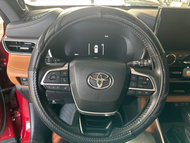 used 2023 Toyota Highlander car, priced at $40,553