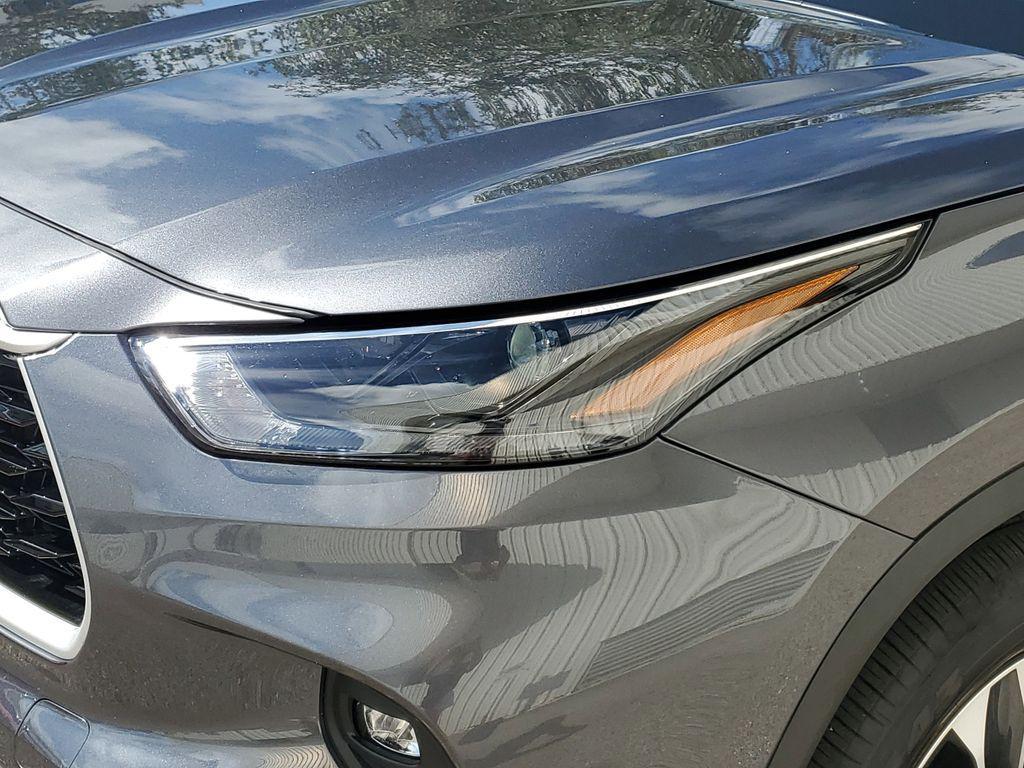 used 2024 Toyota Highlander Hybrid car, priced at $42,553