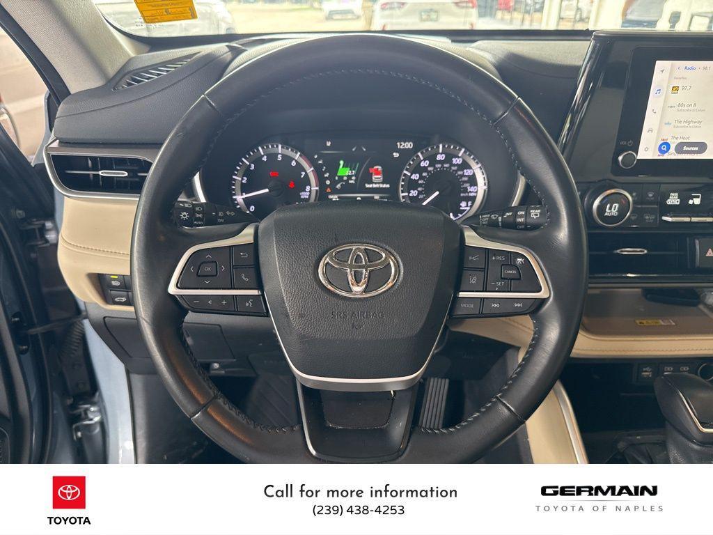 used 2023 Toyota Highlander car, priced at $35,552