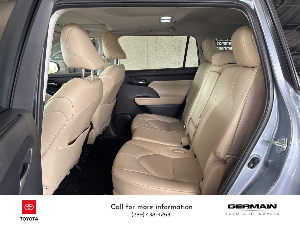 used 2023 Toyota Highlander car, priced at $35,552
