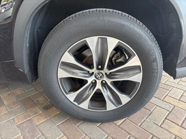 used 2022 Toyota Highlander car, priced at $34,586