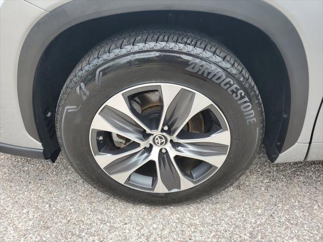 used 2023 Toyota Highlander car, priced at $39,653