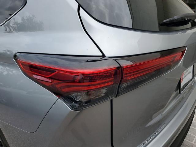 used 2023 Toyota Highlander car, priced at $39,653
