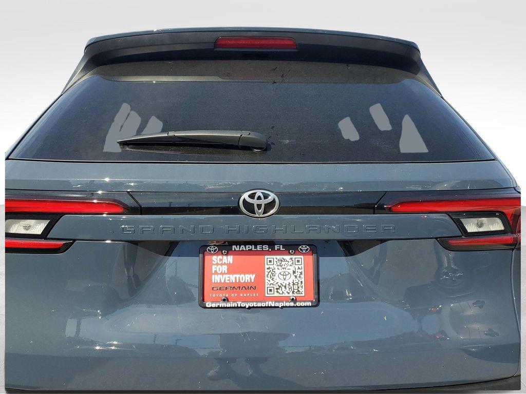 new 2026 Toyota Highlander car, priced at $43,219