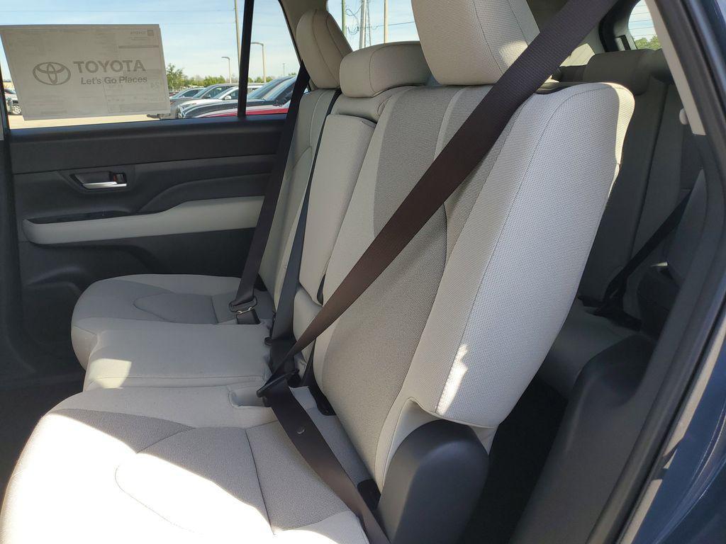 new 2026 Toyota Highlander car, priced at $43,219