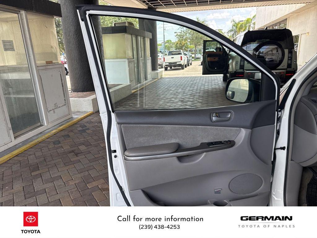 used 2007 Toyota Sienna car, priced at $5,950