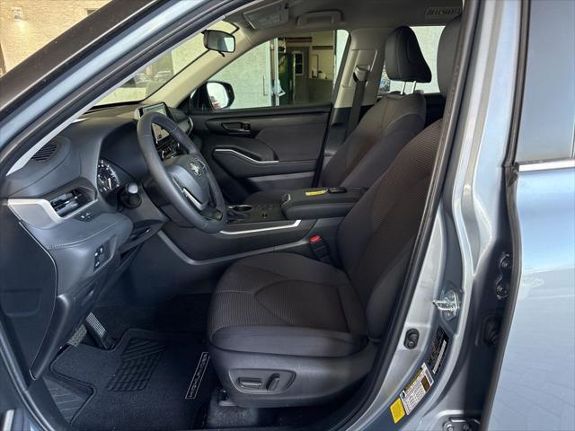 used 2024 Toyota Highlander car, priced at $39,886