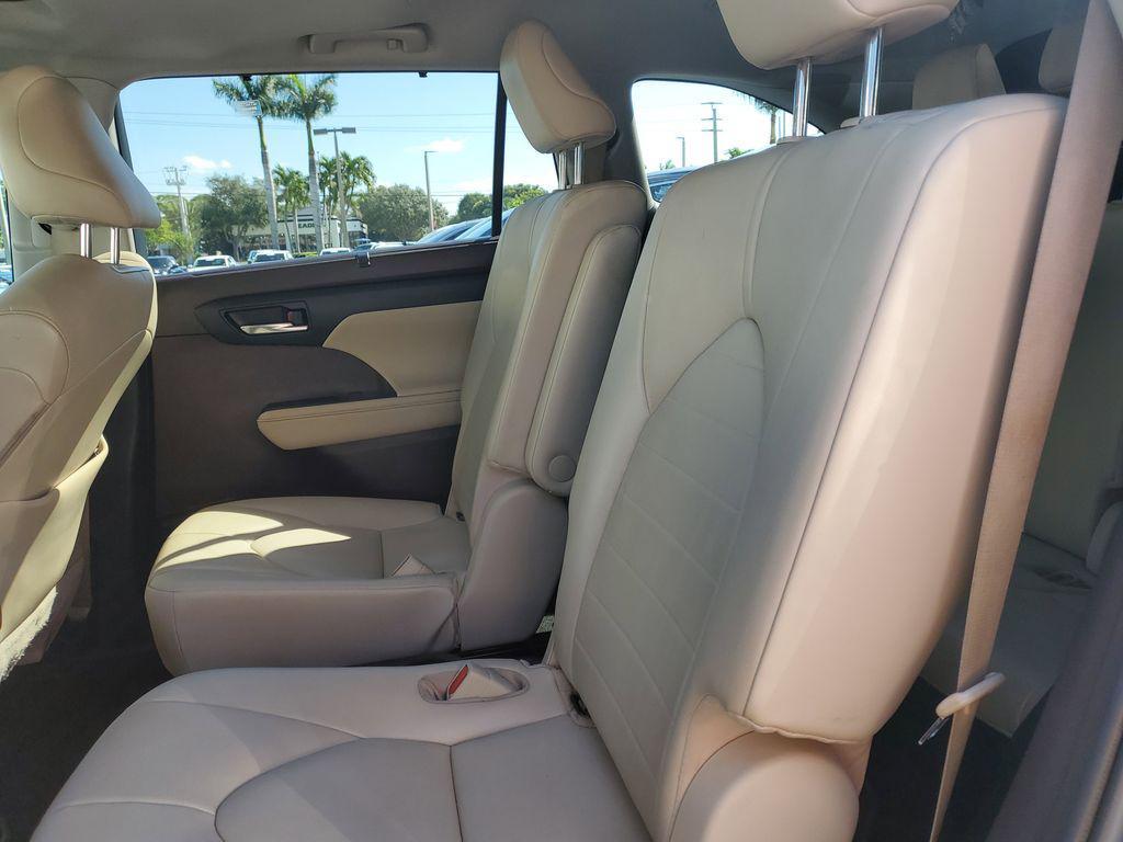 used 2021 Toyota Highlander car, priced at $26,772