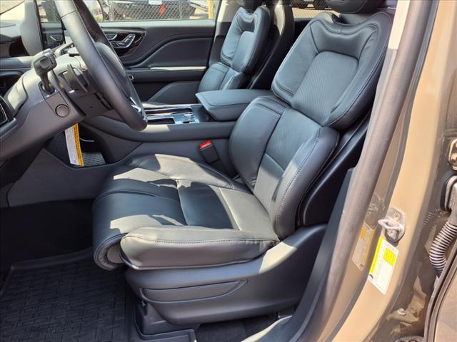 new 2025 Lincoln Aviator car, priced at $80,370