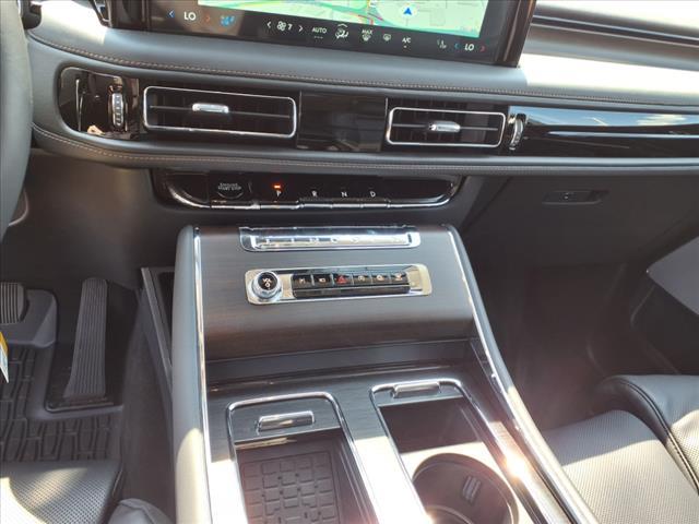 new 2025 Lincoln Aviator car, priced at $80,370