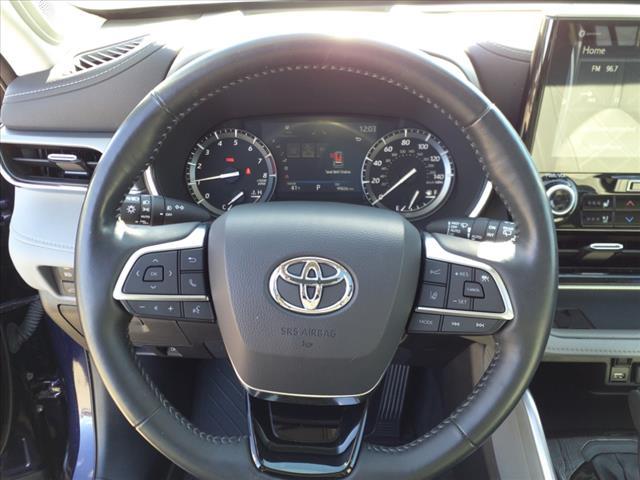 used 2021 Toyota Highlander car, priced at $33,000