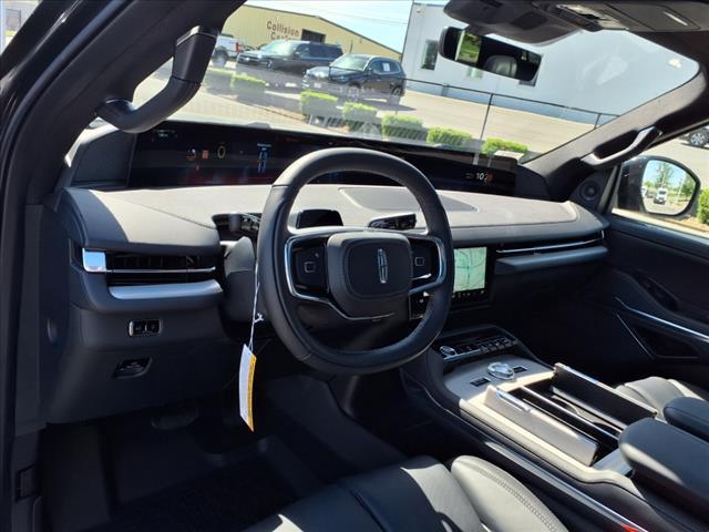 new 2025 Lincoln Navigator car, priced at $109,245