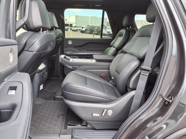 new 2025 Lincoln Navigator car, priced at $109,305