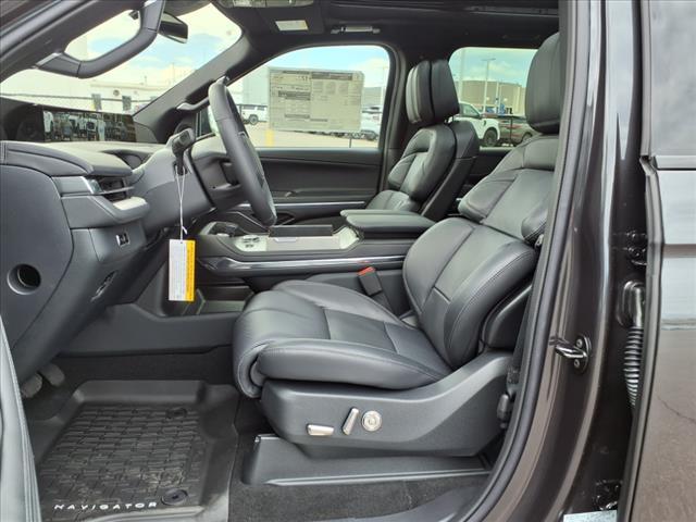 new 2025 Lincoln Navigator car, priced at $109,305
