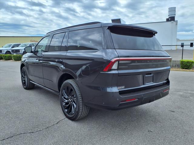 new 2025 Lincoln Navigator car, priced at $109,305