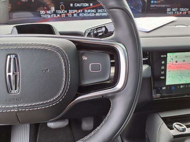 new 2025 Lincoln Navigator car, priced at $109,305