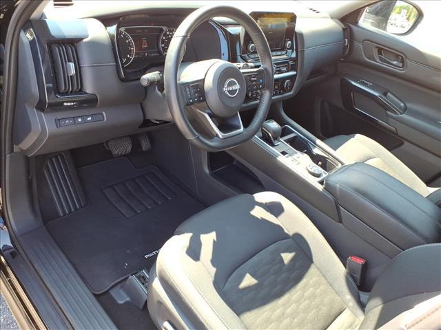 used 2025 Nissan Pathfinder car, priced at $32,000