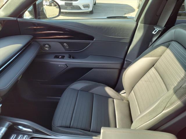 new 2025 Lincoln Nautilus car, priced at $67,705