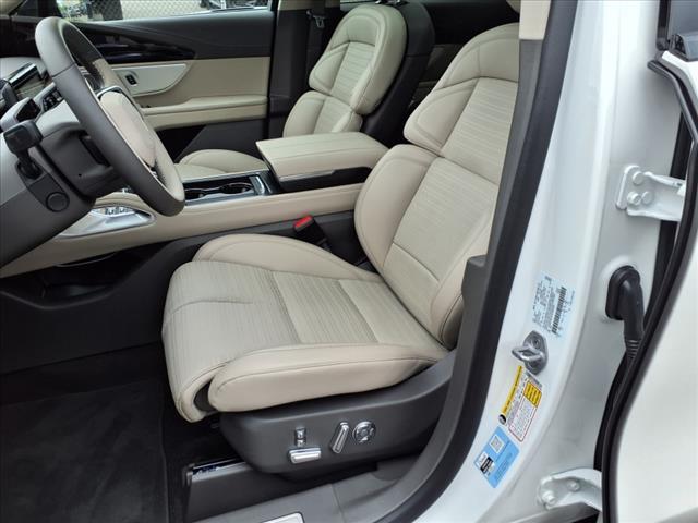 new 2025 Lincoln Nautilus car, priced at $70,910