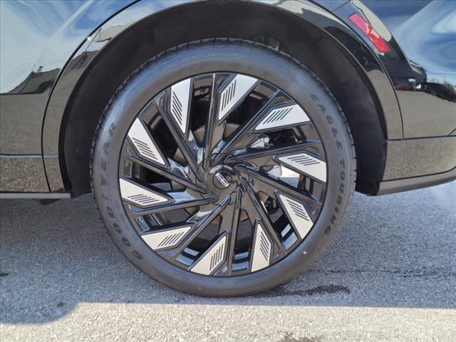 new 2025 Lincoln Nautilus car, priced at $72,160