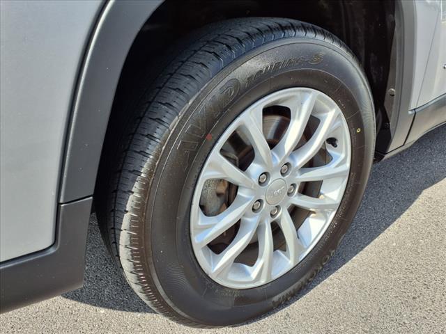used 2019 Jeep Cherokee car, priced at $15,500