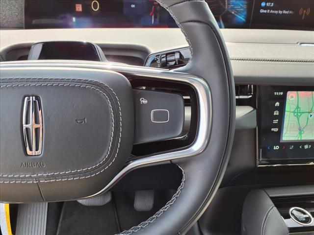 new 2025 Lincoln Navigator car, priced at $108,605