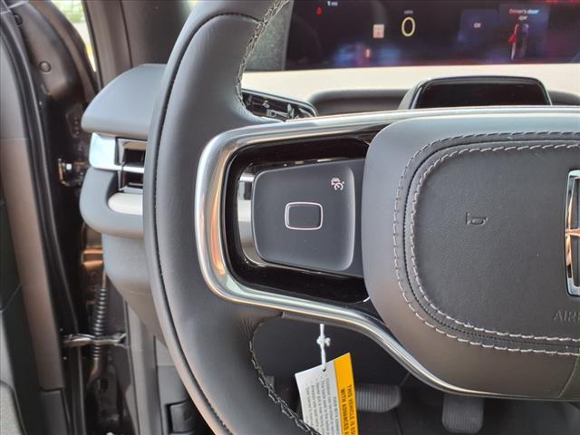 new 2025 Lincoln Navigator car, priced at $108,605
