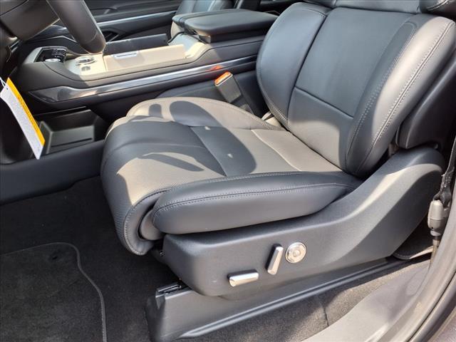 new 2025 Lincoln Navigator car, priced at $108,605