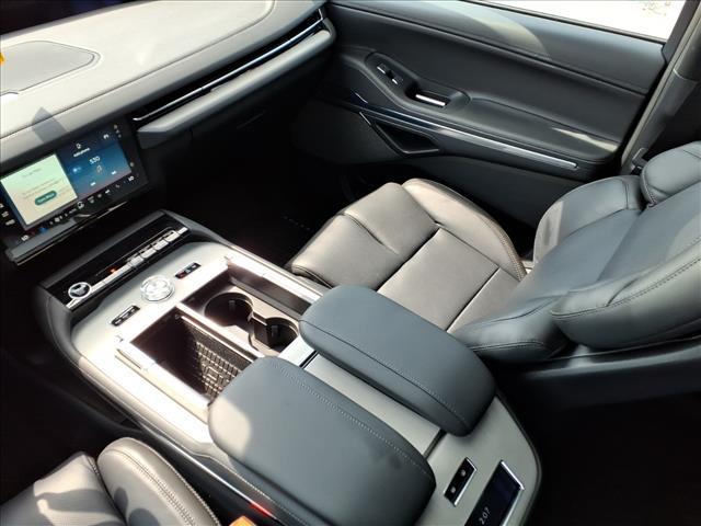 new 2025 Lincoln Navigator car, priced at $103,497