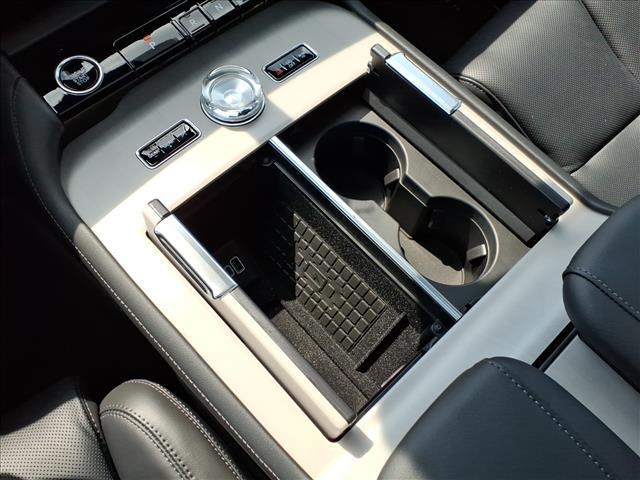 new 2025 Lincoln Navigator car, priced at $103,497