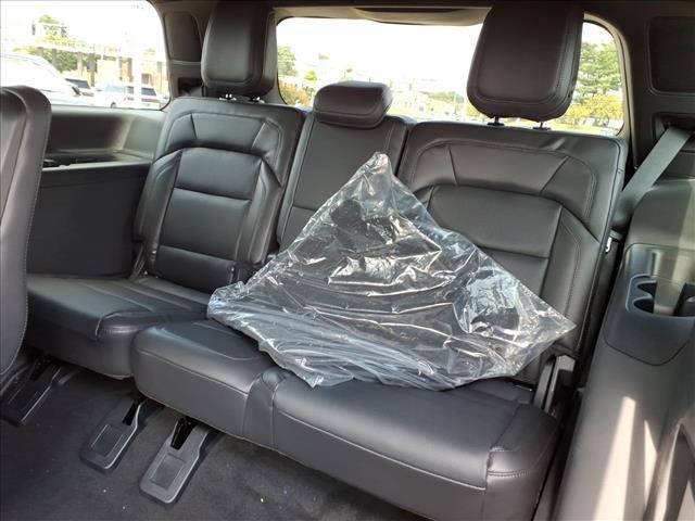 new 2025 Lincoln Navigator car, priced at $103,497