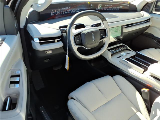 new 2025 Lincoln Navigator car, priced at $102,090
