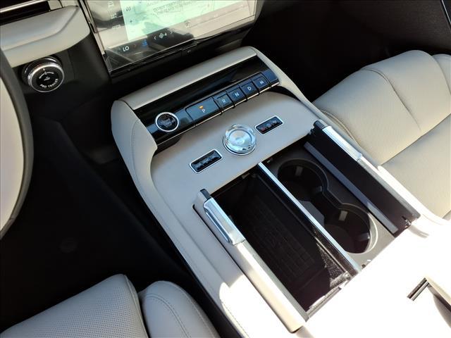 new 2025 Lincoln Navigator car, priced at $102,090