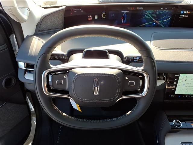 new 2025 Lincoln Navigator car, priced at $105,085