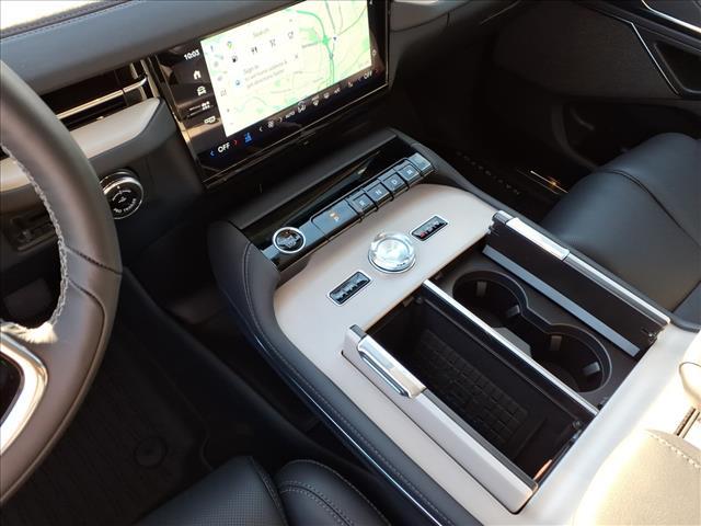 new 2025 Lincoln Navigator car, priced at $105,085