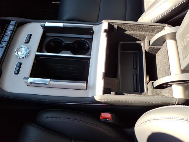 new 2025 Lincoln Navigator car, priced at $105,085