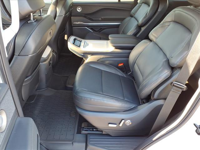 new 2025 Lincoln Navigator car, priced at $105,085