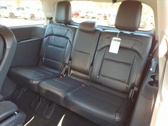 new 2025 Lincoln Navigator car, priced at $105,085