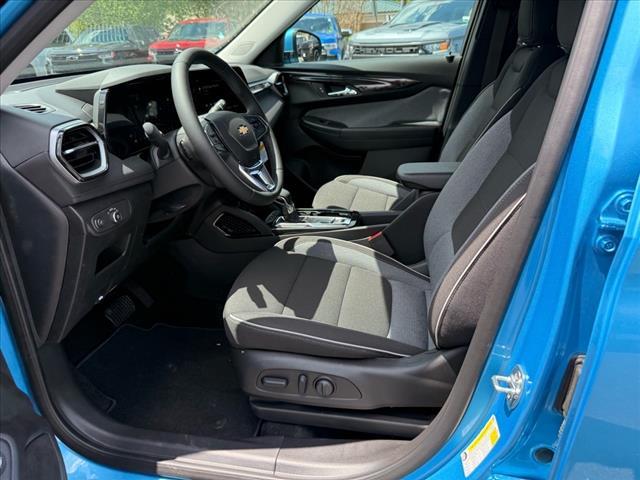 new 2025 Chevrolet TrailBlazer car, priced at $30,475