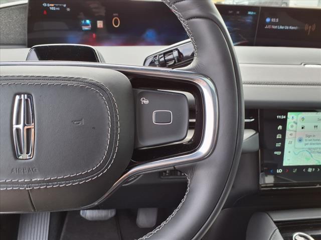 new 2025 Lincoln Navigator car, priced at $109,305